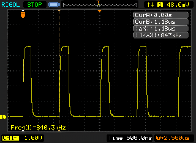 an oscilloscope screenshot showing a rectangular digital signal with about 5V level